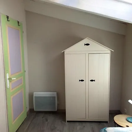 Charmante Maison De Pays Dans Le Centre De St Denis D'oleron *