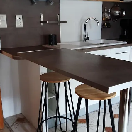 Charmante Maison De Pays Dans Le Centre De St Denis D'oléron *